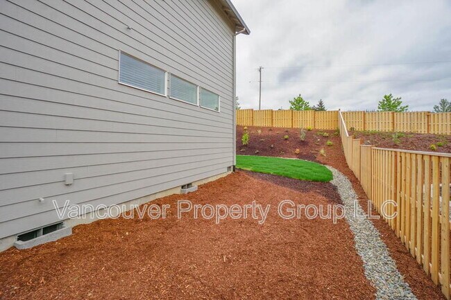 Building Photo - 2351 E Otter Lp