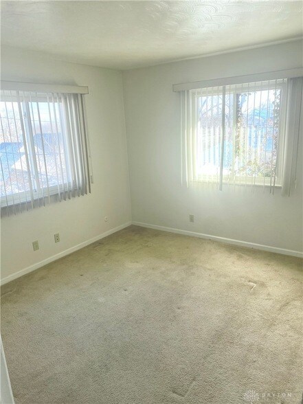 Building Photo - 2032 Emerson Ave