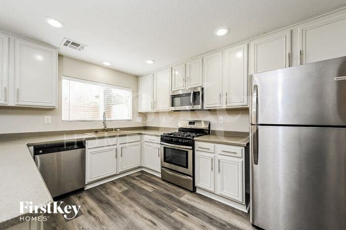 Building Photo - 809 Chapleton Ct
