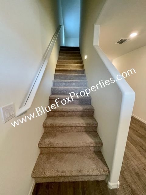 Building Photo - 12854 N Peony Dr