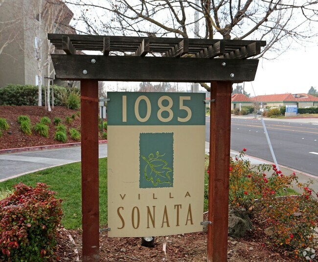 Building Photo - Great Shape Livermore Condo in Sonata Community with many Upgrades.