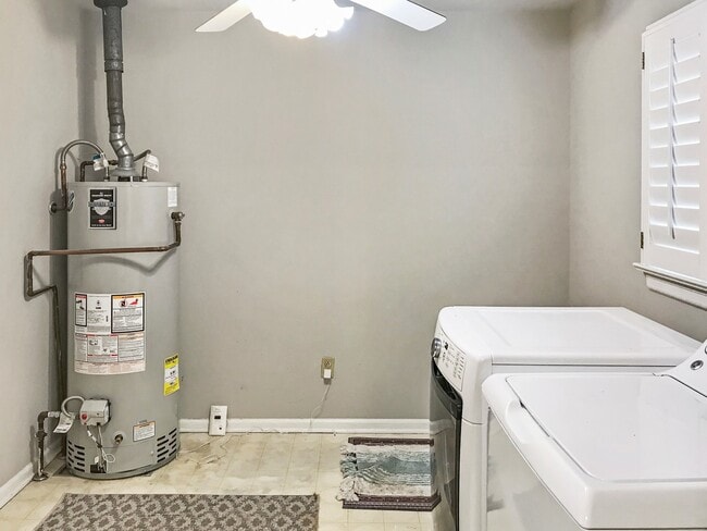 Building Photo - Updated 3 bedroom 1 bath rancher