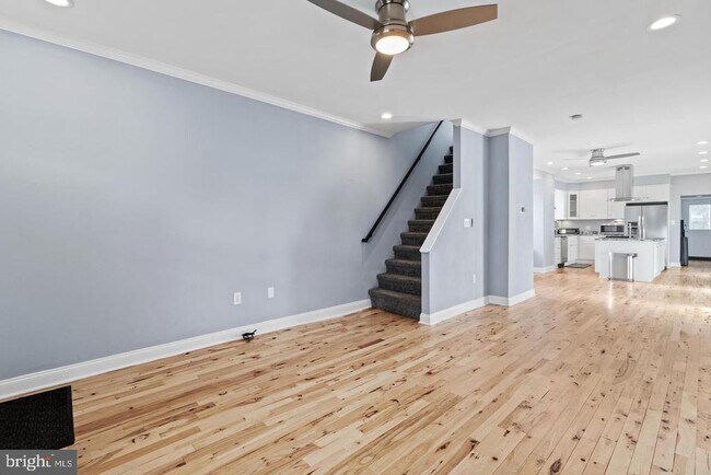 Building Photo - 260 Roxborough Ave