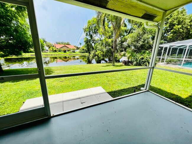 Building Photo - 2485 Stonegate Dr