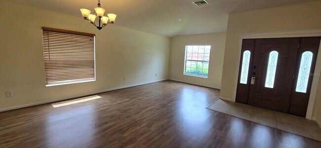 Building Photo - 4085 SW 49th Ave