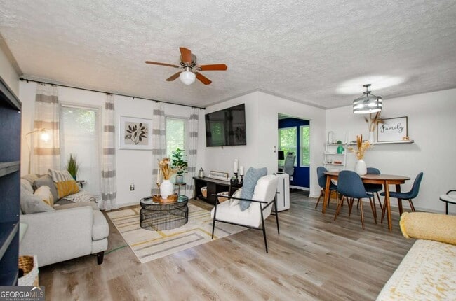 Building Photo - 5157 Roswell Rd