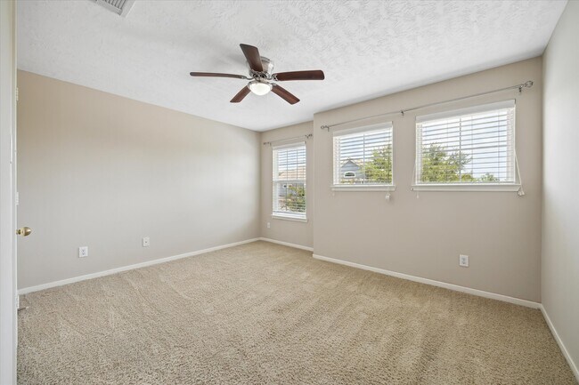 Building Photo - 2411 Lacyberry St