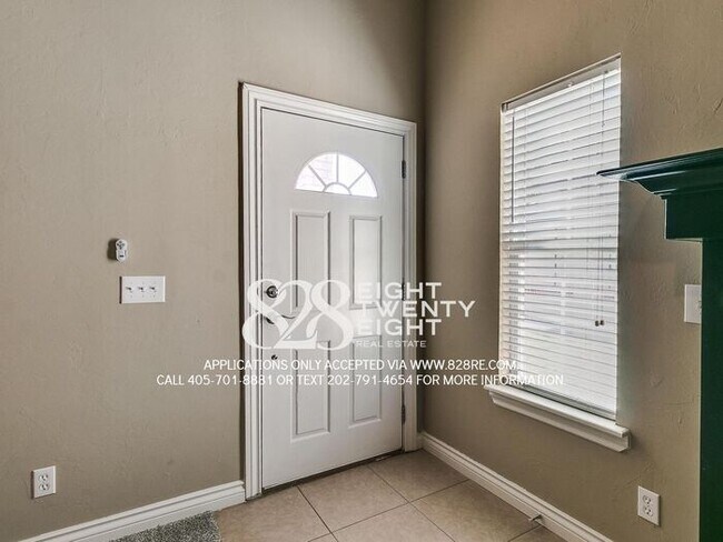 Building Photo - Roommates Not Working Out? 4 Bed/2 Bath Home Near OU Campus Available NOW! (Not Preleasing for 2027)