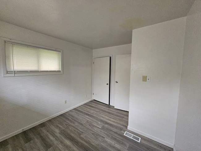 Building Photo - 105 Melvin Dr