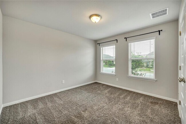Building Photo - 2926 Diego Dr