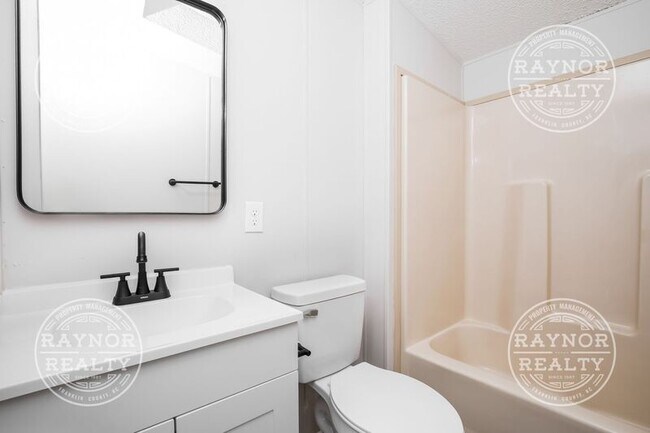 Building Photo - 72 Abbey Way