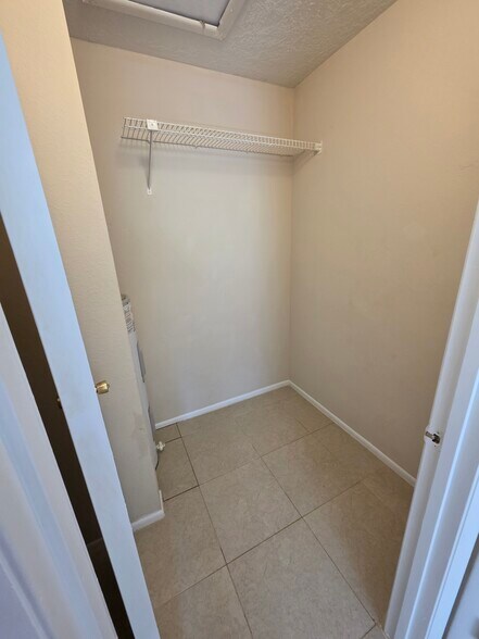 Building Photo - 5230 SE 31st St