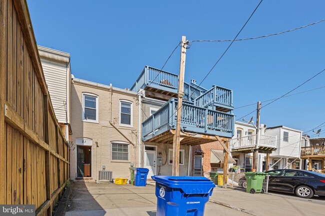 Building Photo - 21 S Decker Ave