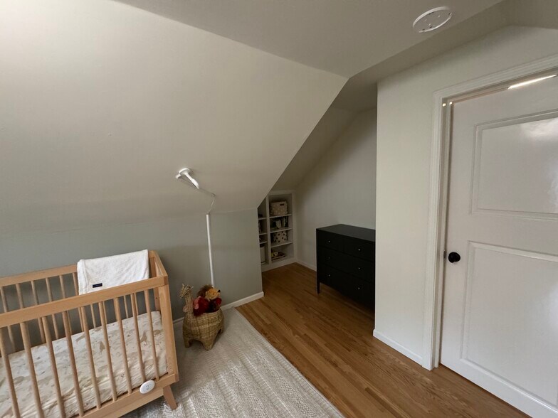 upstairs bedroom - 3810 Huntington Ave