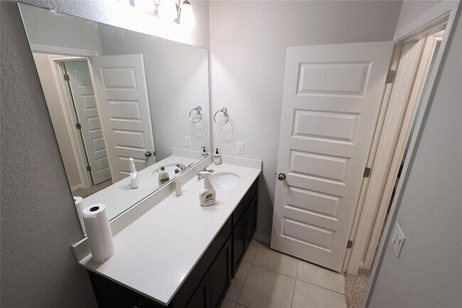 Building Photo - 821 Olive Creek Dr