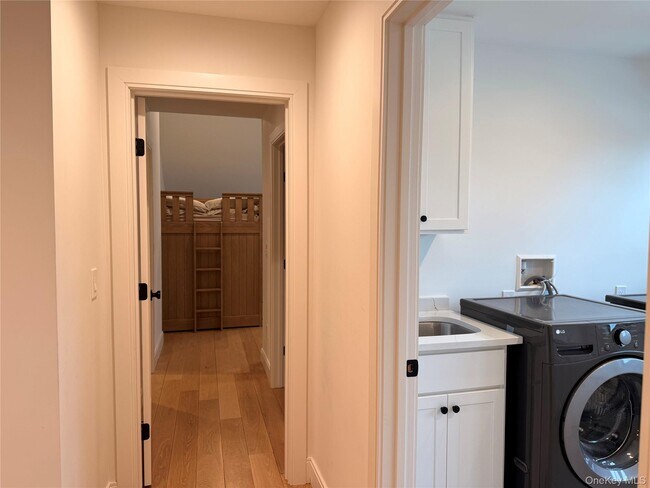 Building Photo - 6 Conifer Ct