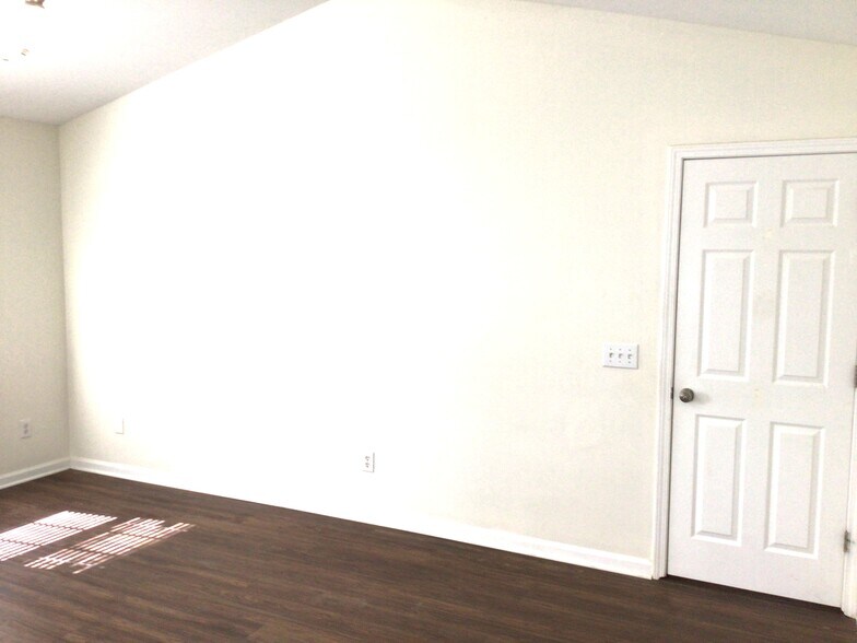 Building Photo - 1001 Finley Ct