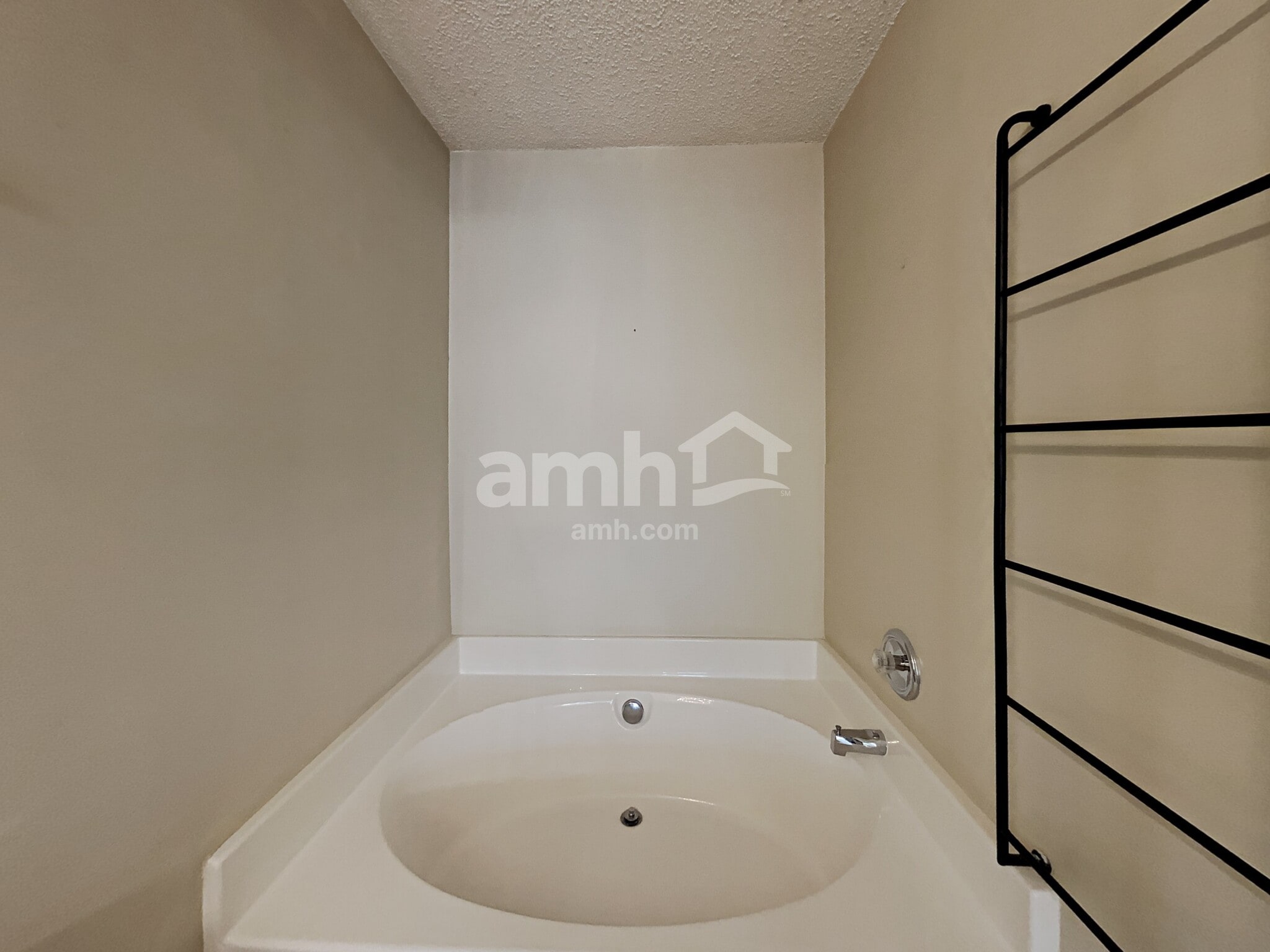 Building Photo - 2208 Thorn Crest Dr