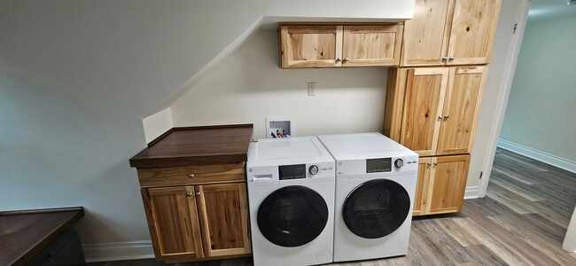 Building Photo - 438 Goethe St