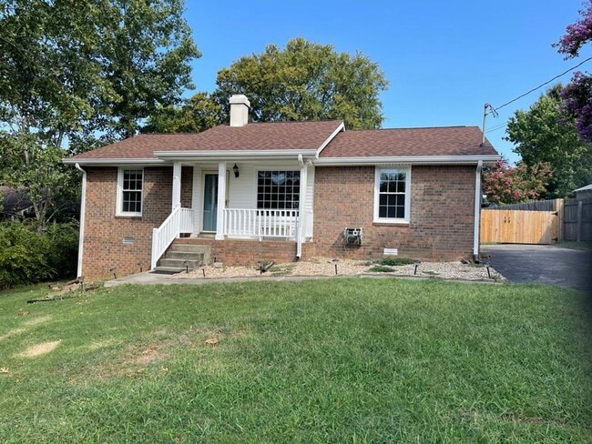Building Photo - Hendersonville TN 3 bed 2 bath house