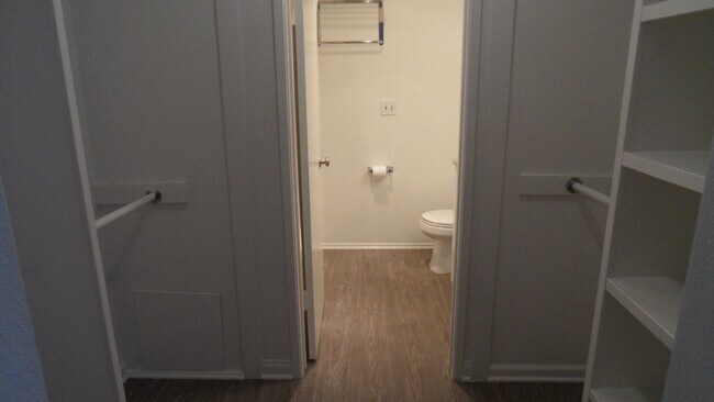 Building Photo - 172 Streamwood