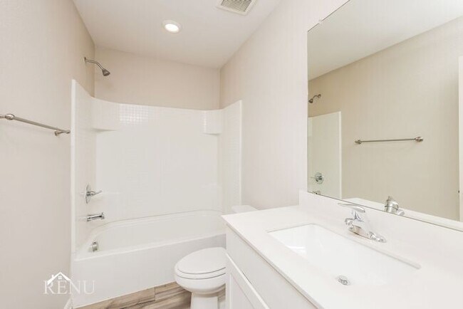 Building Photo - 1934 Delta Downs Dr