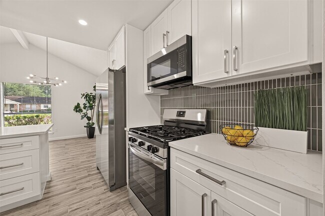 Building Photo - 22314 N Fork Dr
