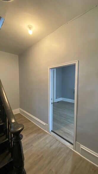 entrance - 1621 W Cullerton St