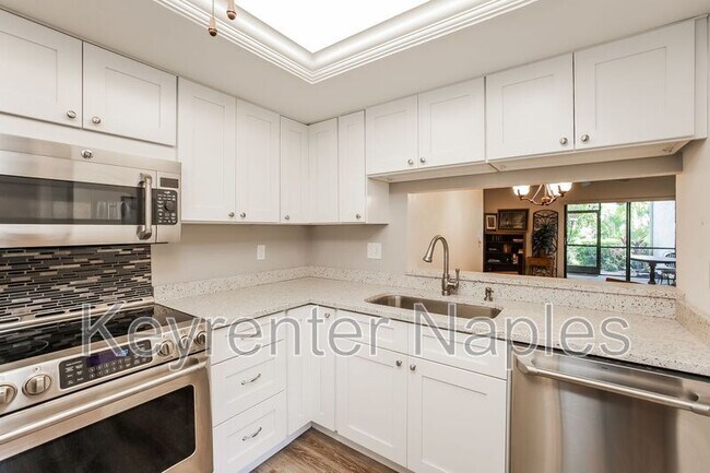 Building Photo - 1701 Courtyard Way