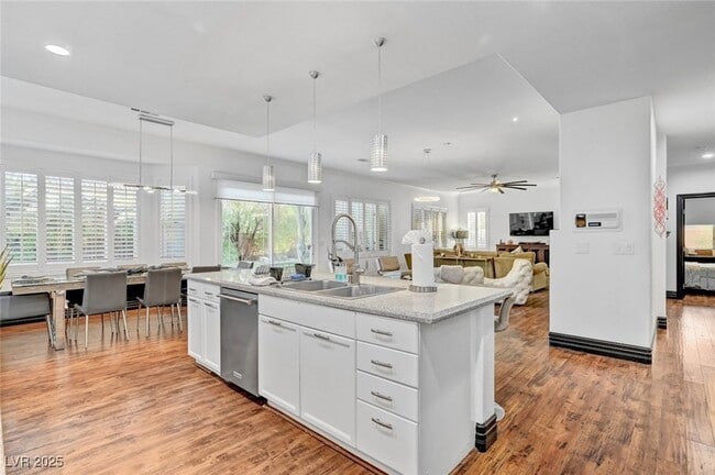 Building Photo - 9593 Los Cotos Ct