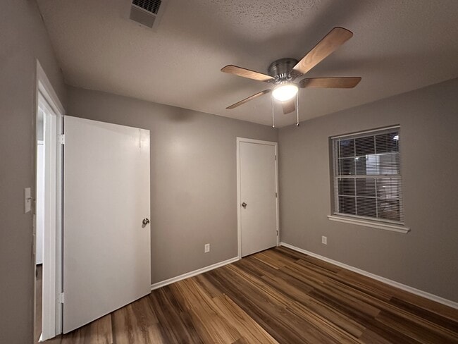 Building Photo - 4708 Pinson Dr