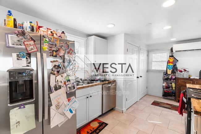 Building Photo - 241 N Main St