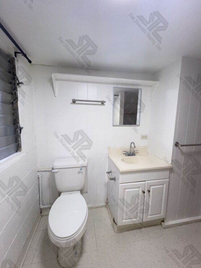 Building Photo - 435
