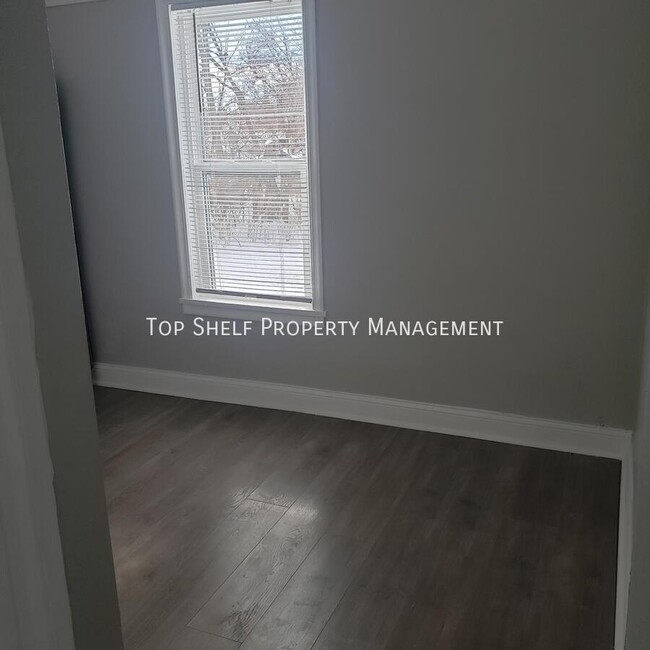 Building Photo - 3605 SW 9th St