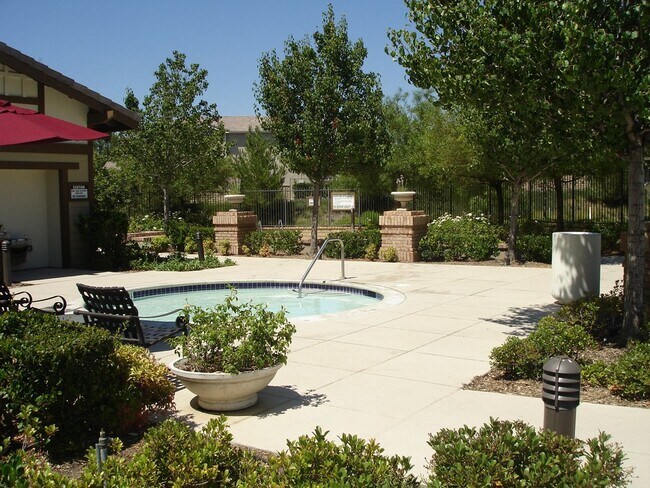 Building Photo - 3-Bedroom Home with Fresh Paint in Creekside of Valencia!