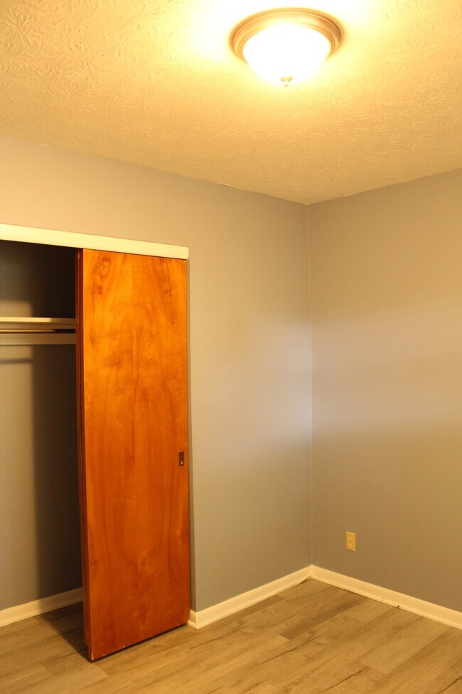 Building Photo - 1703 Shady Lane Rd