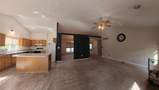 Building Photo - 1125 Butternut Ln