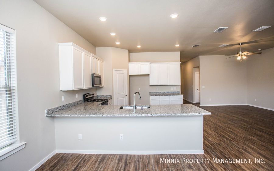 Building Photo - 2103 Kirksey Ave