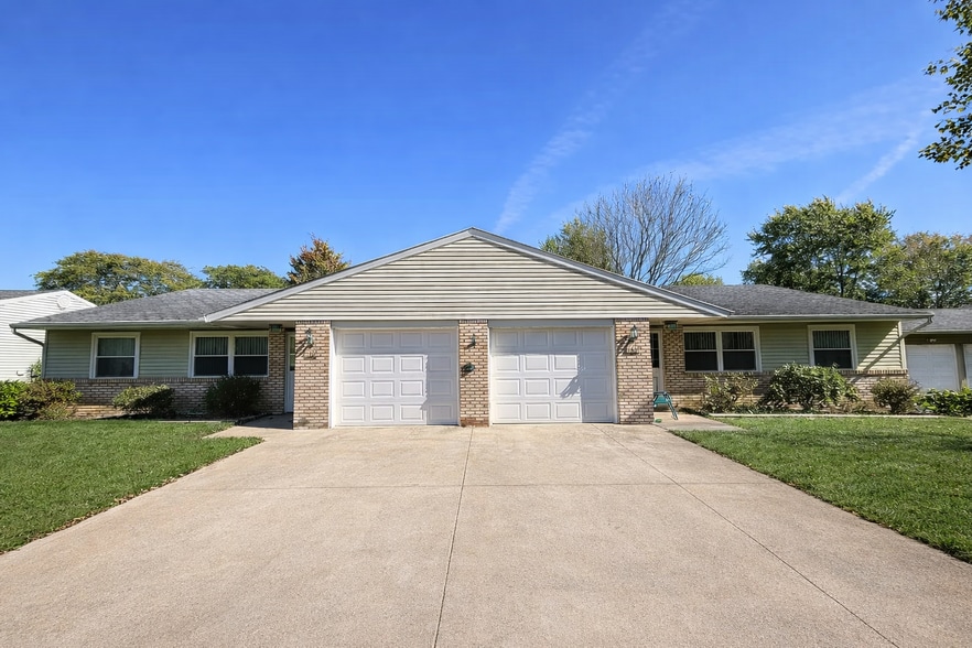 Building Photo - 1809 Sawmill Pl