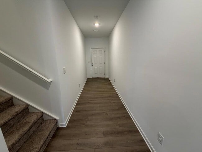 Building Photo - 214 Kinship Dr