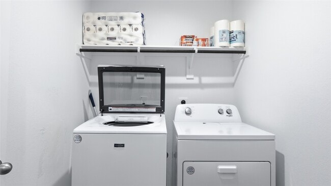 Building Photo - 22243 Florence Spgs Dr