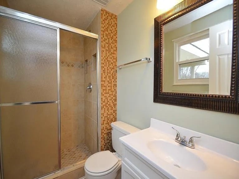 Building Photo - 7696 Devonwood Dr