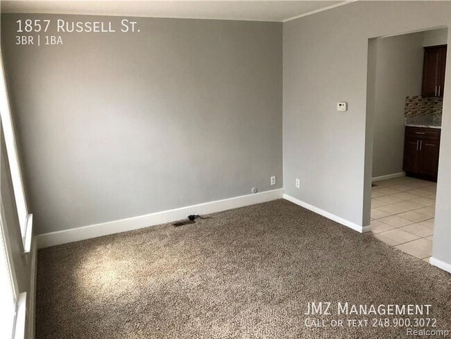 Building Photo - 1857 Russell Ave