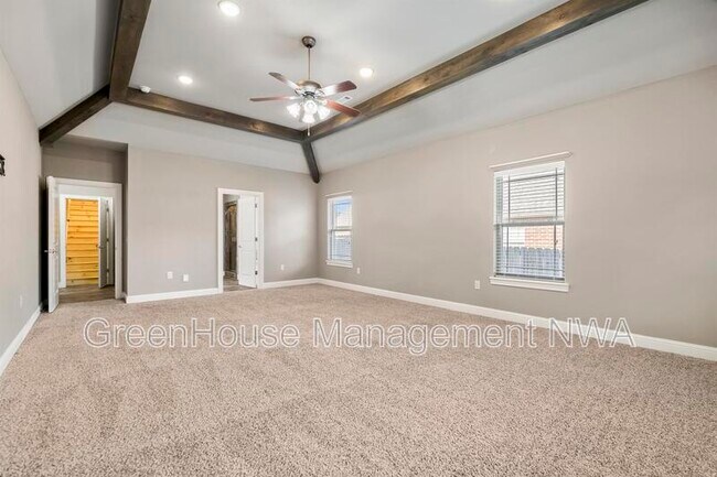 Building Photo - 4402 SW Alfalfa Ave