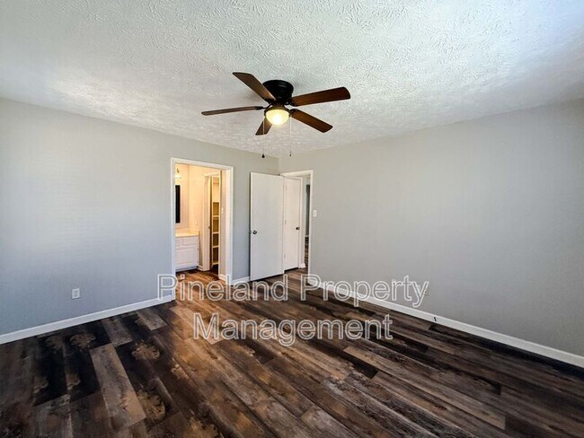 Building Photo - 1703 Natchez Loop