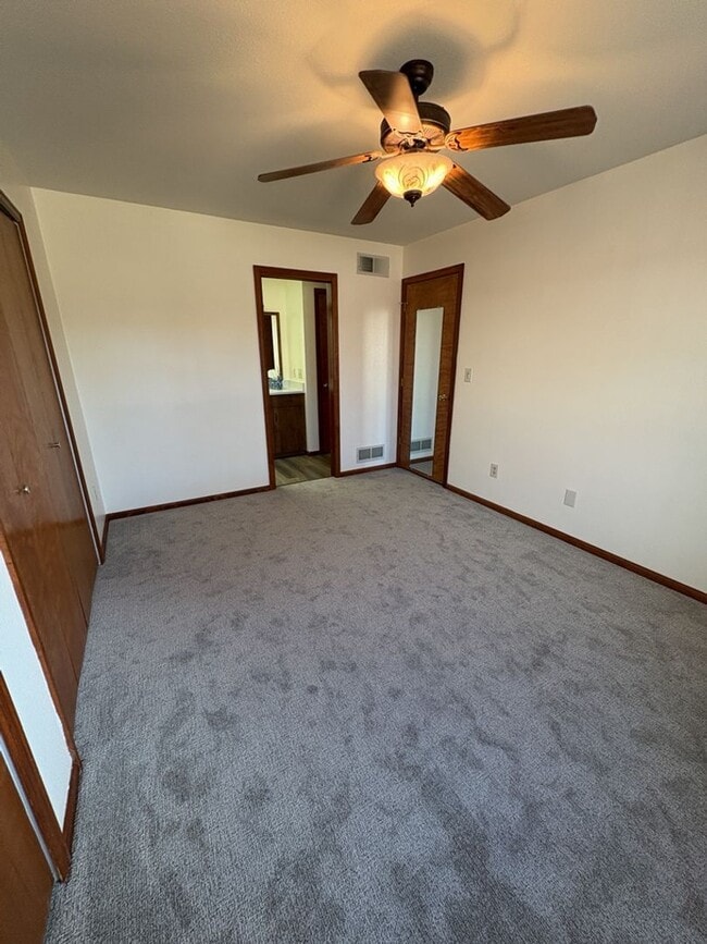 Building Photo - Updated 3BD/2BA with Garden Basement & Low Maintenance Living
