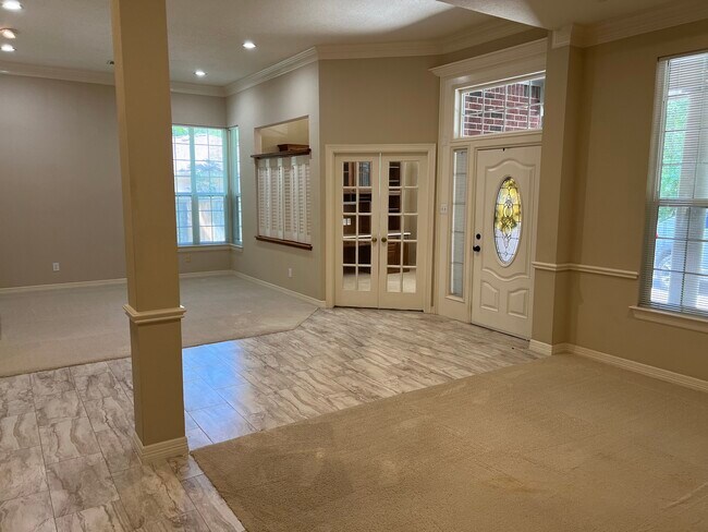 Building Photo - 110 S Mill Trace Dr