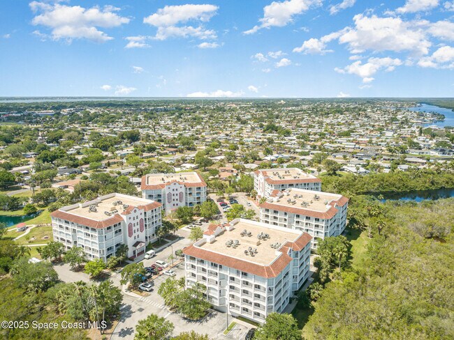Building Photo - 821 Del Rio Way