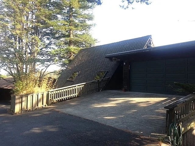 Building Photo - 618 Douglas Dr