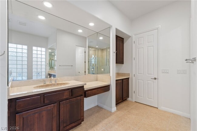 Building Photo - 11283 La Madre Ridge Dr
